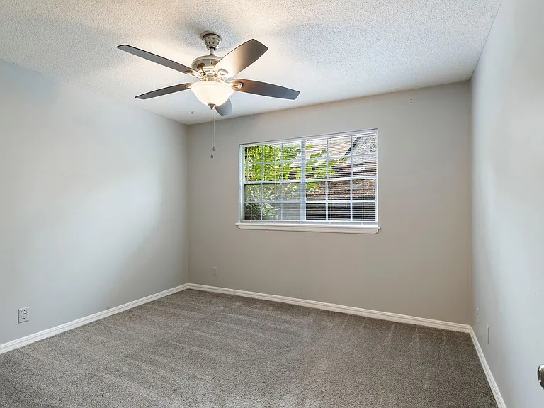 Woodward Park Apartments — Photo 23