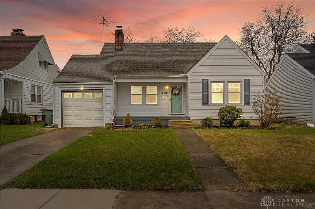 450 Roy Ave photo 1