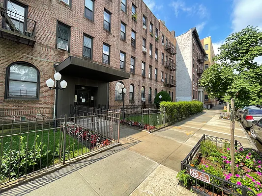 Rented by Zjama Realty Corp | media 1