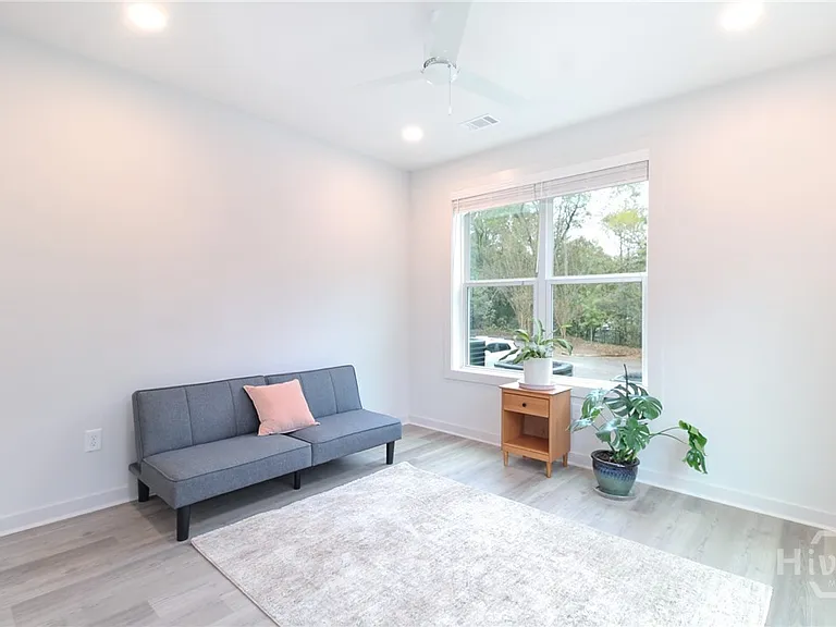 240 Martha Dr #120 — Photo 10
