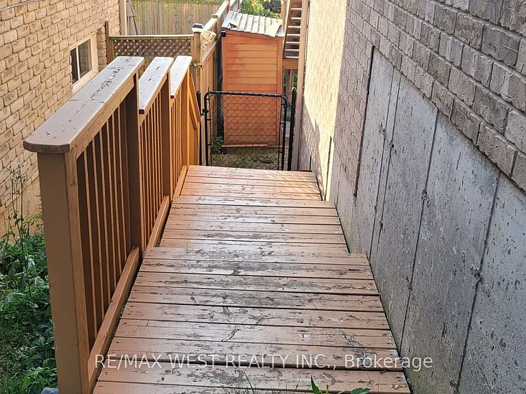 171 Westmeadow Dr #BASEMENT — Photo 12