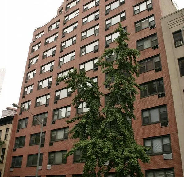 335 E 51st St #3C — Photo 11