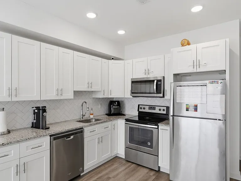 1113 Lemon St #TOWNHOUSE — Photo 26