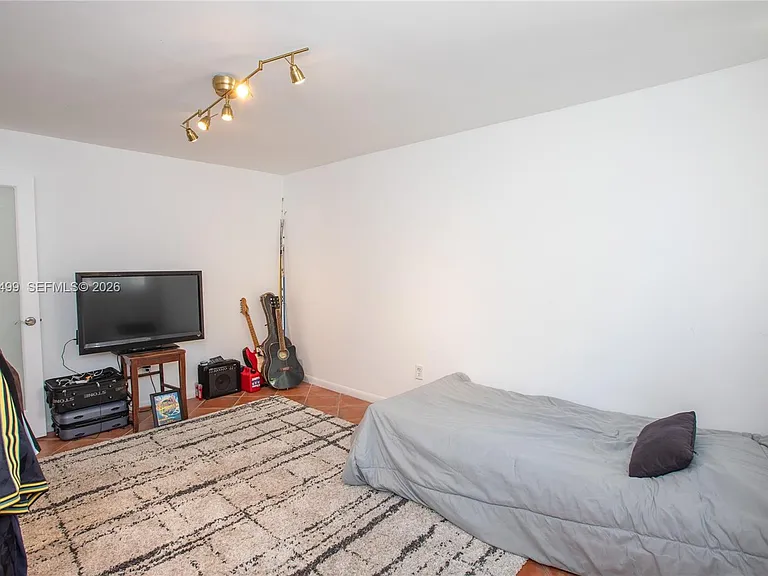 1801 S Treasure Dr #321 — Photo 31