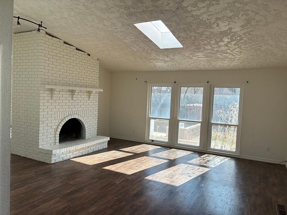 2nd image of 4936 Fairfax Dr NW