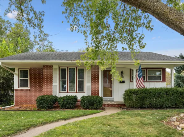 2716 62nd St, Des Moines, IA 50322