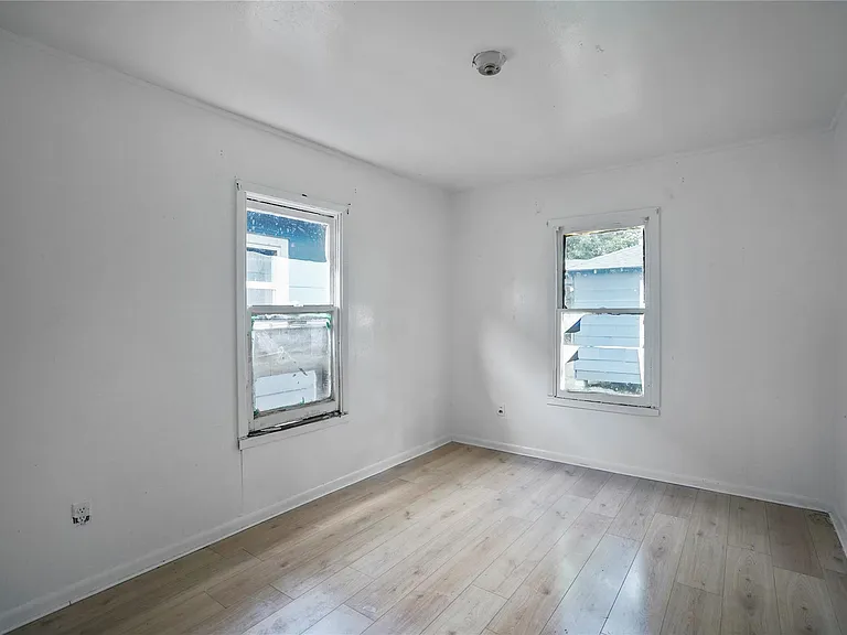 3003 Amboy St — Photo 6