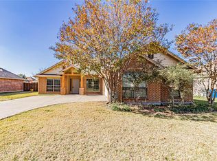 266 Cobblestone Cir, Red Oak, TX 75154