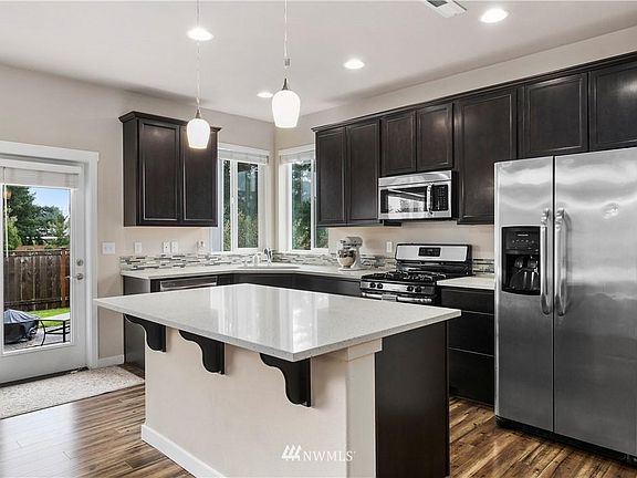 3rd image of 5144 Andrew St SE