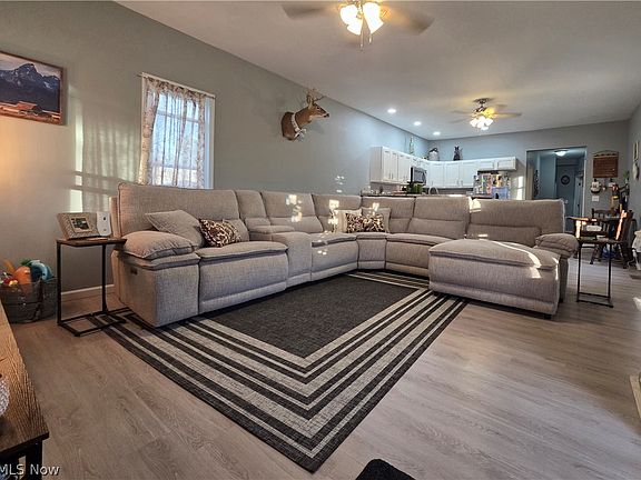 4th image of 119 S Wallace St