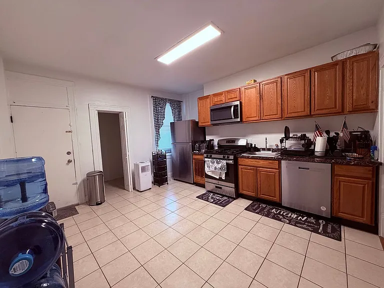 2227 Penrose Ave — Photo 8