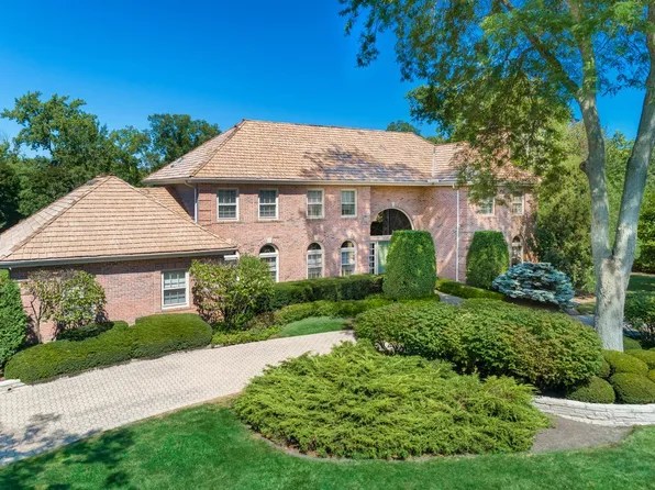 1288 Lakewood Dr, Lake Forest, IL 60045