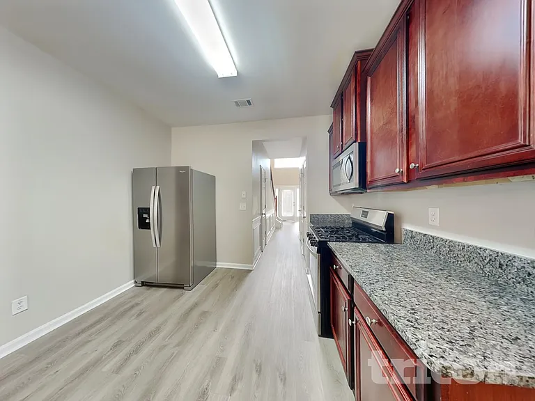7587 Poplar Falls St — Photo 6