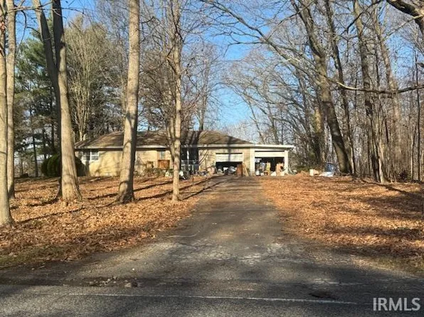 11570 9a Rd, Plymouth, IN 46563