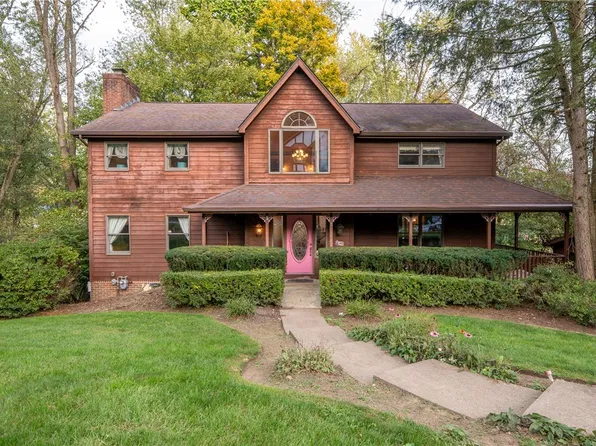 102 Woodhaven Dr, Jeannette, PA 15644
