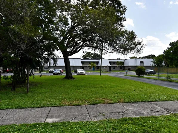 2516 S 19th Street #207, Fort Pierce, FL 34982