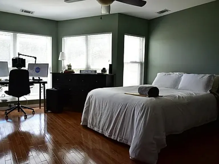 925 Main St #10 — Photo 6