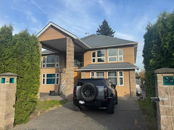 9286 126th St, Surrey, BC V3V 5C1