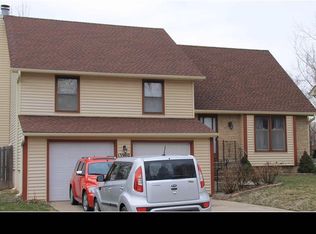 13940 S Summertree Ln, Olathe, KS 66062