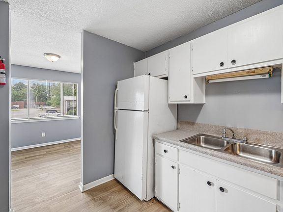 3rd image of 1017 17th St SW #A10101094