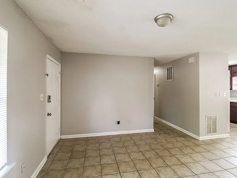 120 Sherwood Loop — Photo 4