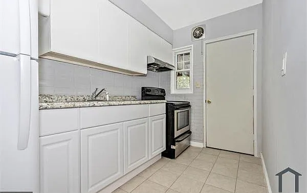 885 Mildred Ave — Photo 7
