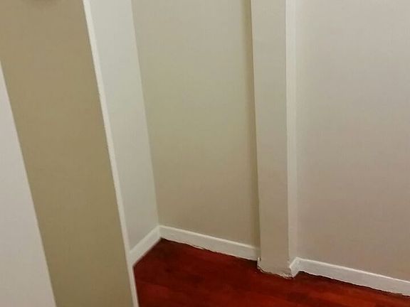 5th image of 926 Bronx Park S #4L
