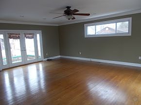 3rd image of 207 Shawnee Ave E