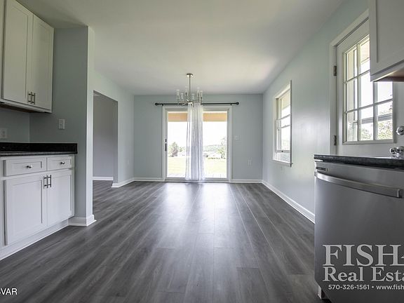 5th image of 60 Oak Ln