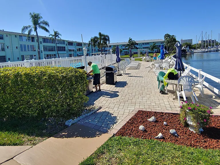 1819 Shore Dr S #103 — Photo 8