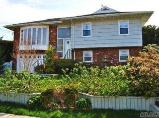 746 Vivian Ct, Baldwin, NY 11510