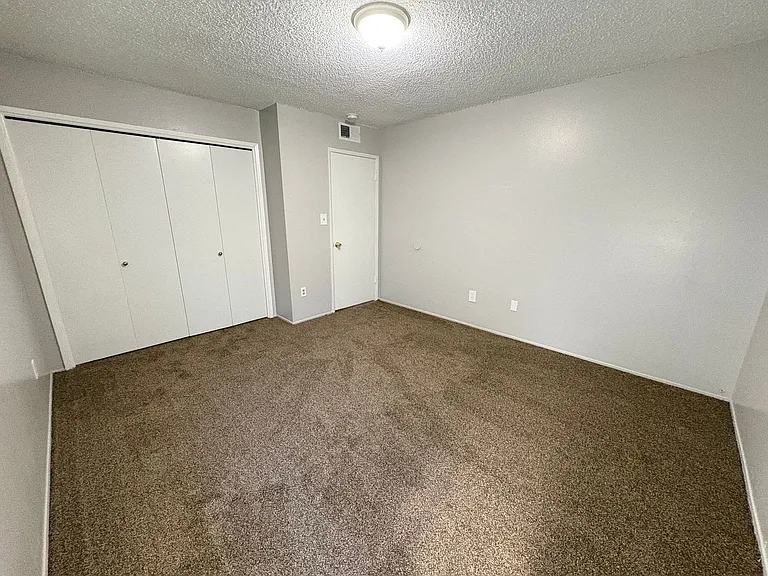 M12- 2816 N. Halfmoon Dr. — Photo 5