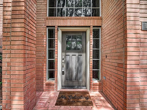 3rd image of 128 Island Breeze Cir