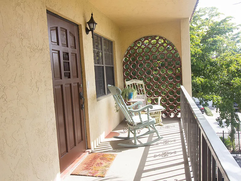 917 NE 16th Ave #16 — Photo 4