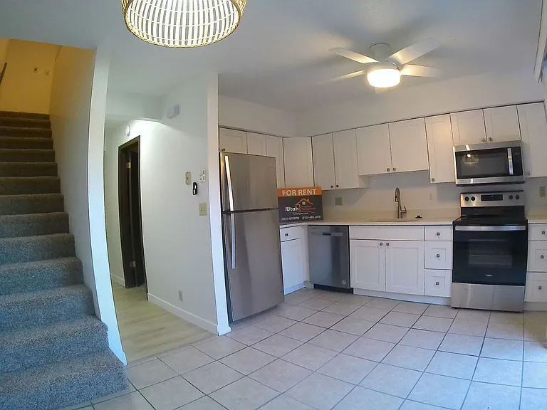 870 N Jackson Ave — Photo 7
