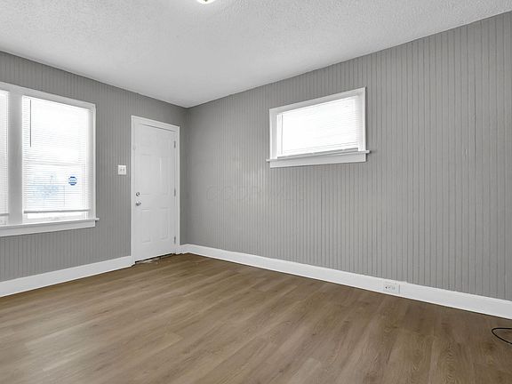 3rd image of 1095-1097 E 21st Ave