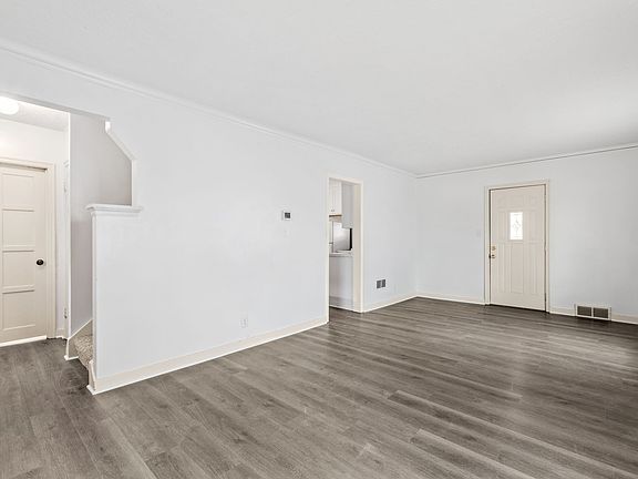 5th image of 1936 N Park Ave