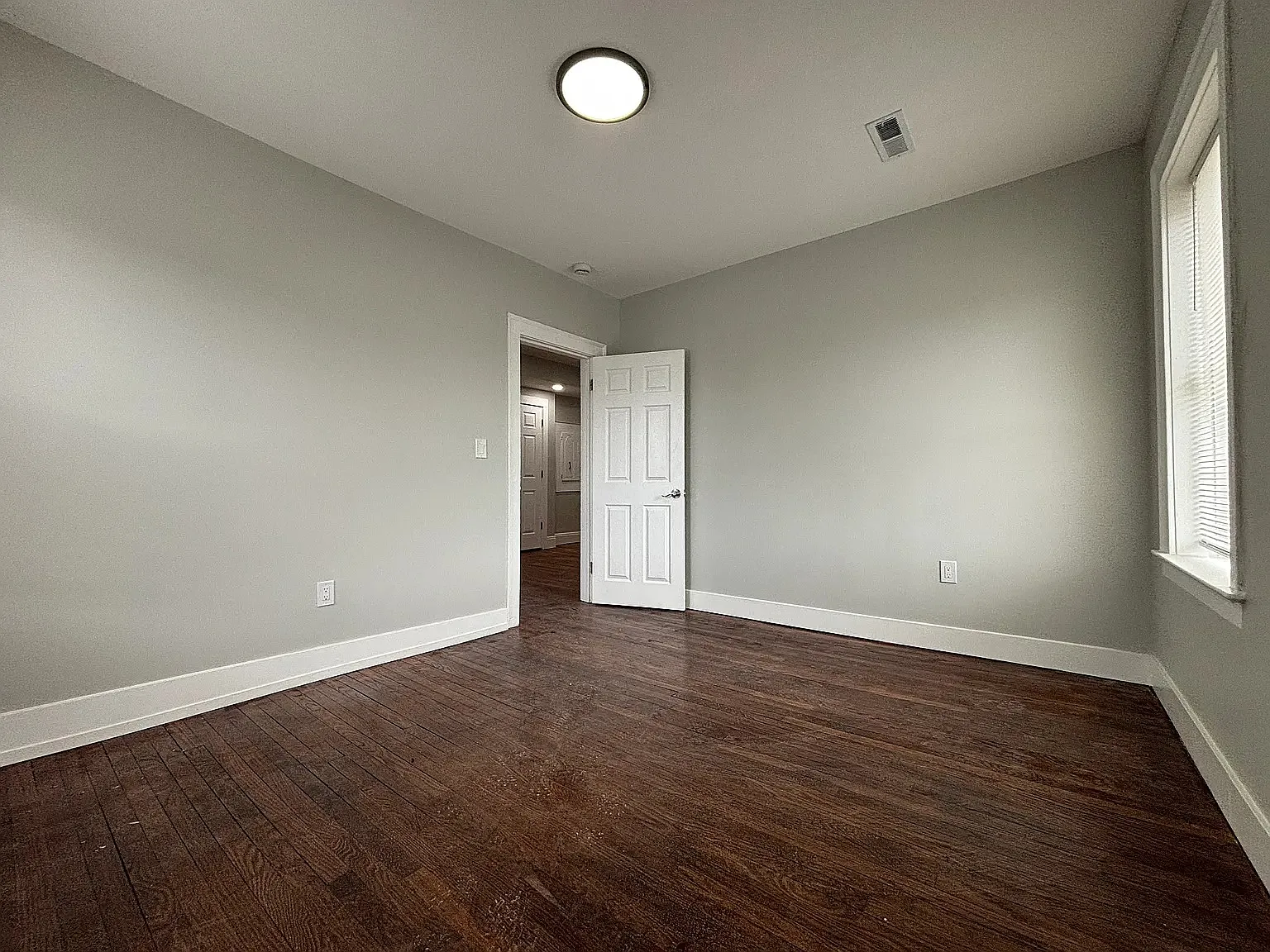 3 bed, $1,975 — Photo 3