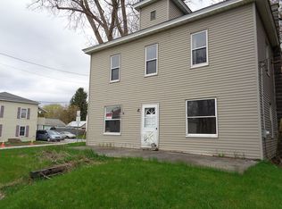 21 S Main St, Alburgh, VT 05440