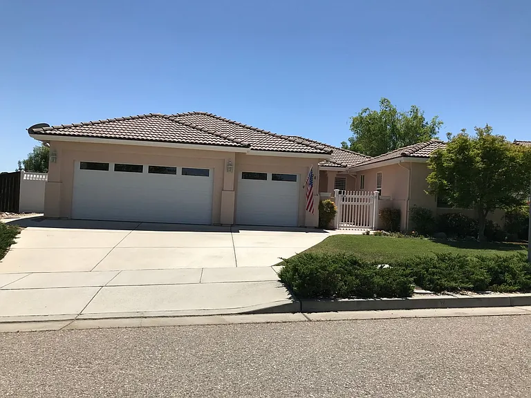 798 Oxen St — Photo 2