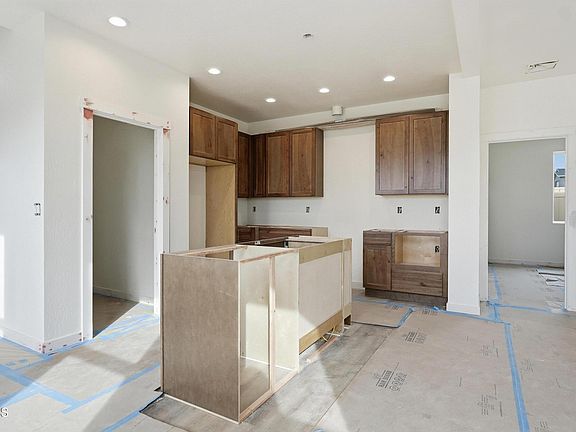 3rd image of 6760 W Portrush Dr