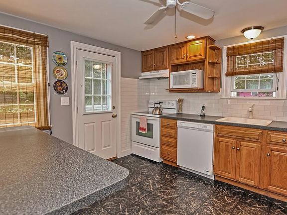 4th image of 14 Park Ave