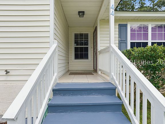 3rd image of 44 Leeward Drive