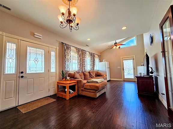 5th image of 55272 Buffalo Ln