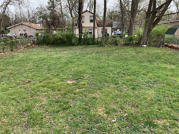 2nd image of 6318 Evergreen Blvd