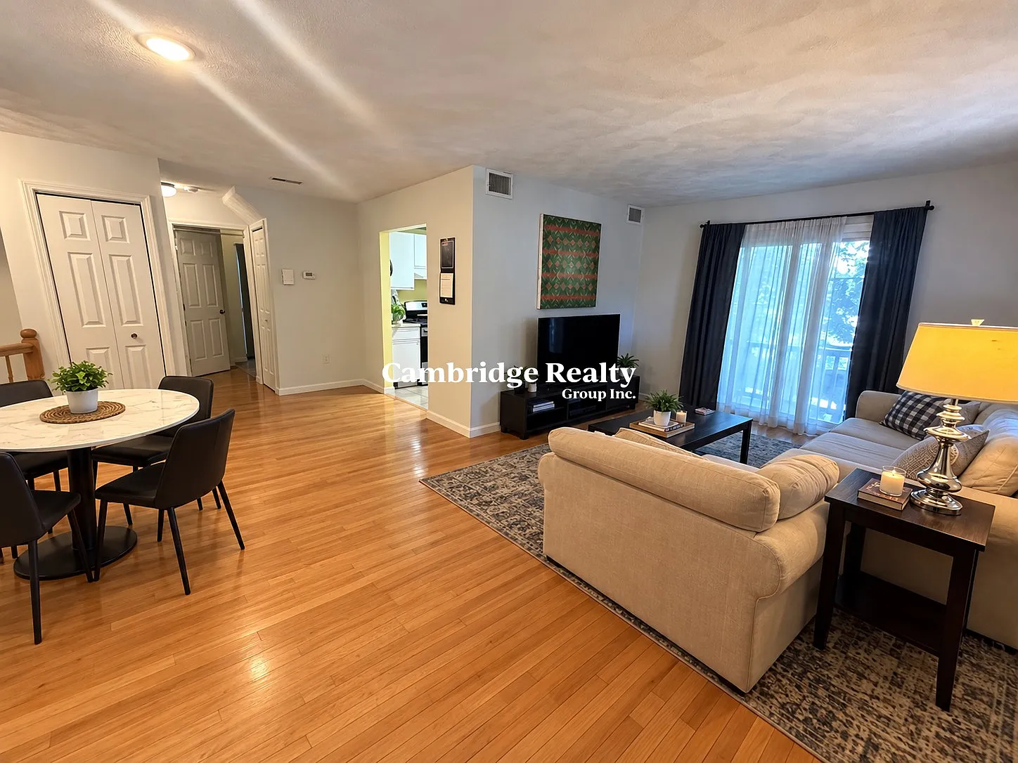 2 bed, 2.0 bath, 1000 sqft, $2,700 — Photo 1
