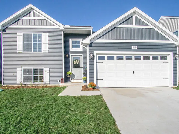 560 Cygnet Lake Dr, Benton Harbor, MI 49022