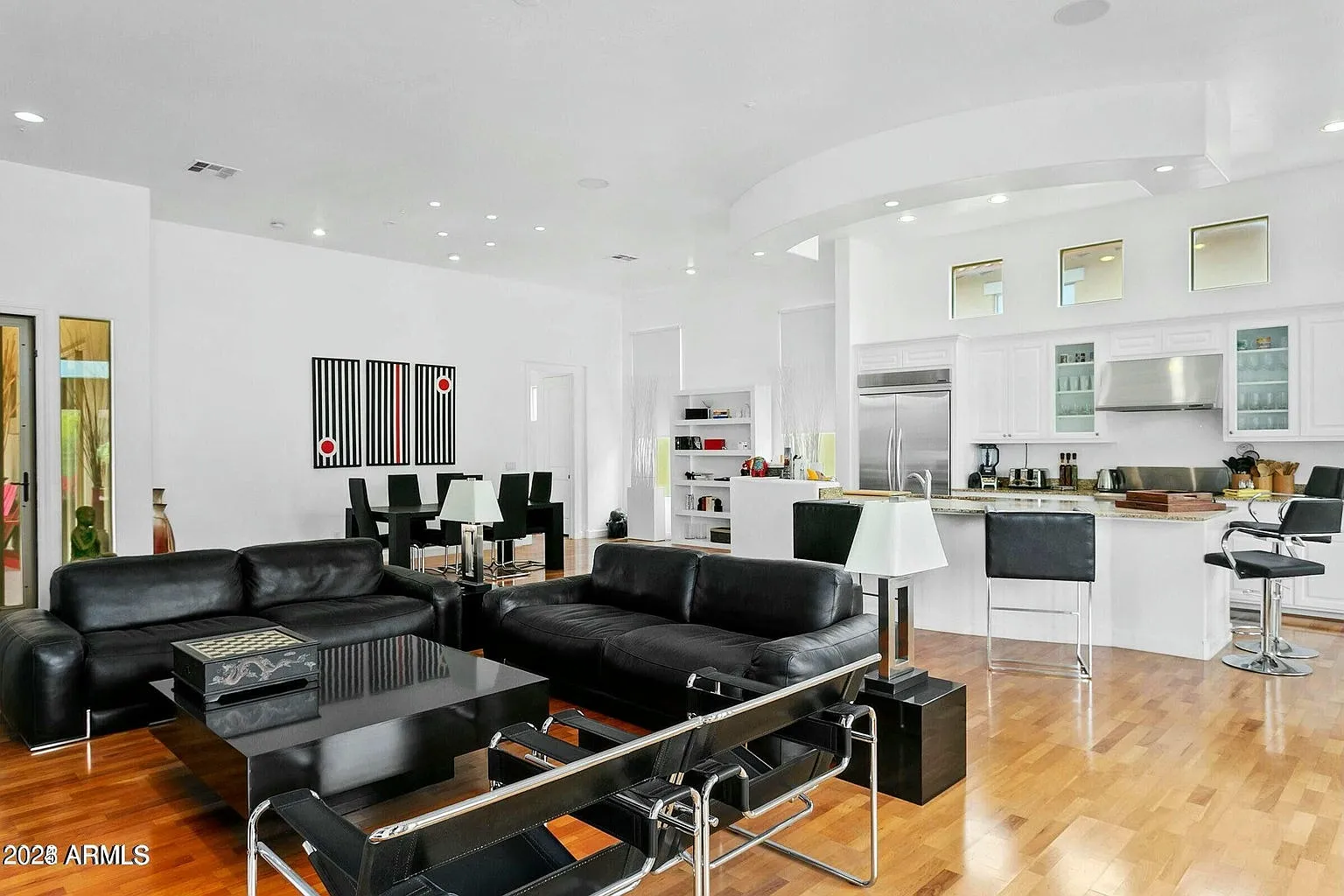 4 bed, 2544 sqft, $4,800 — Photo 3
