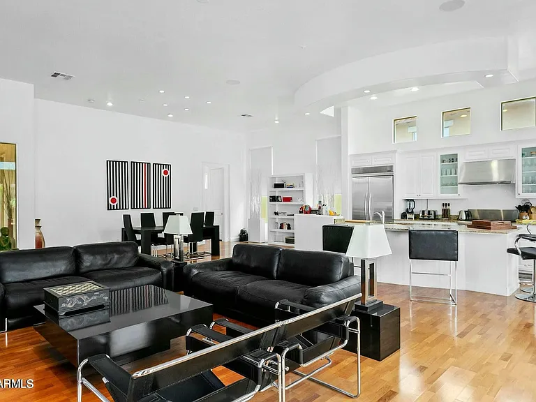 7439 E Camino Rayo De Luz — Photo 3