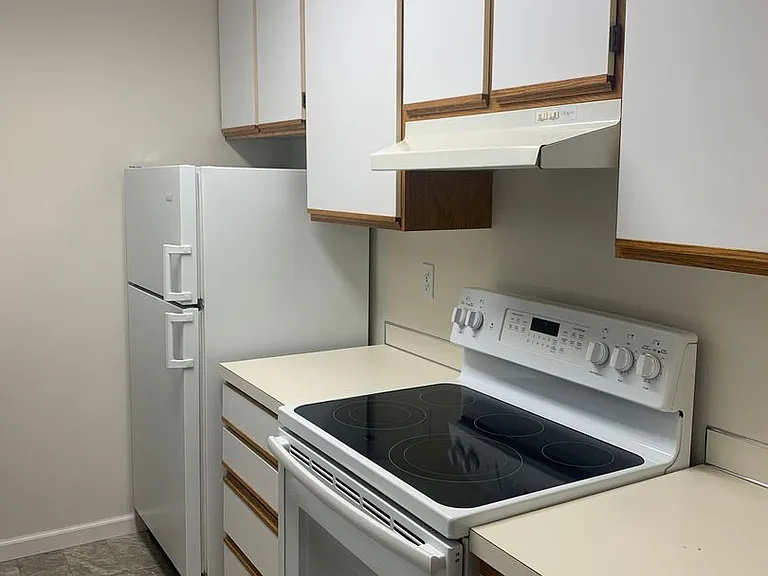 2211 NE Holliday Ave #1 — Photo 9